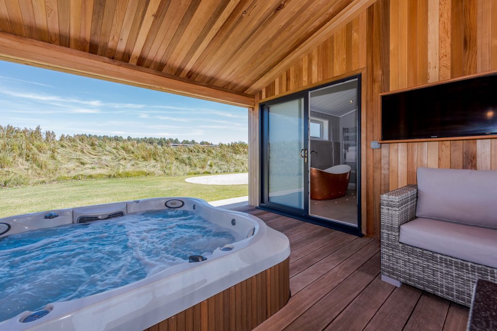 luxury lodges with hot tubs