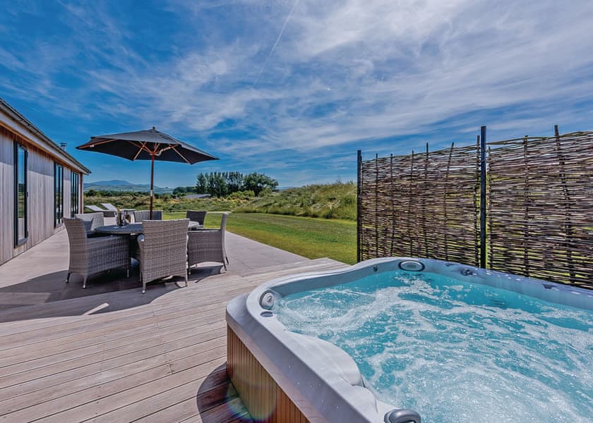 luxury lodges with hot tubs